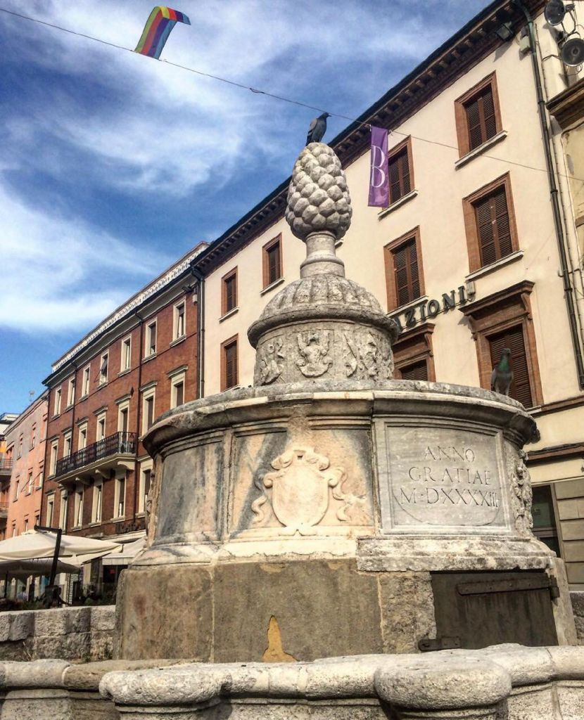 Fontana rinascimentale della Pigna