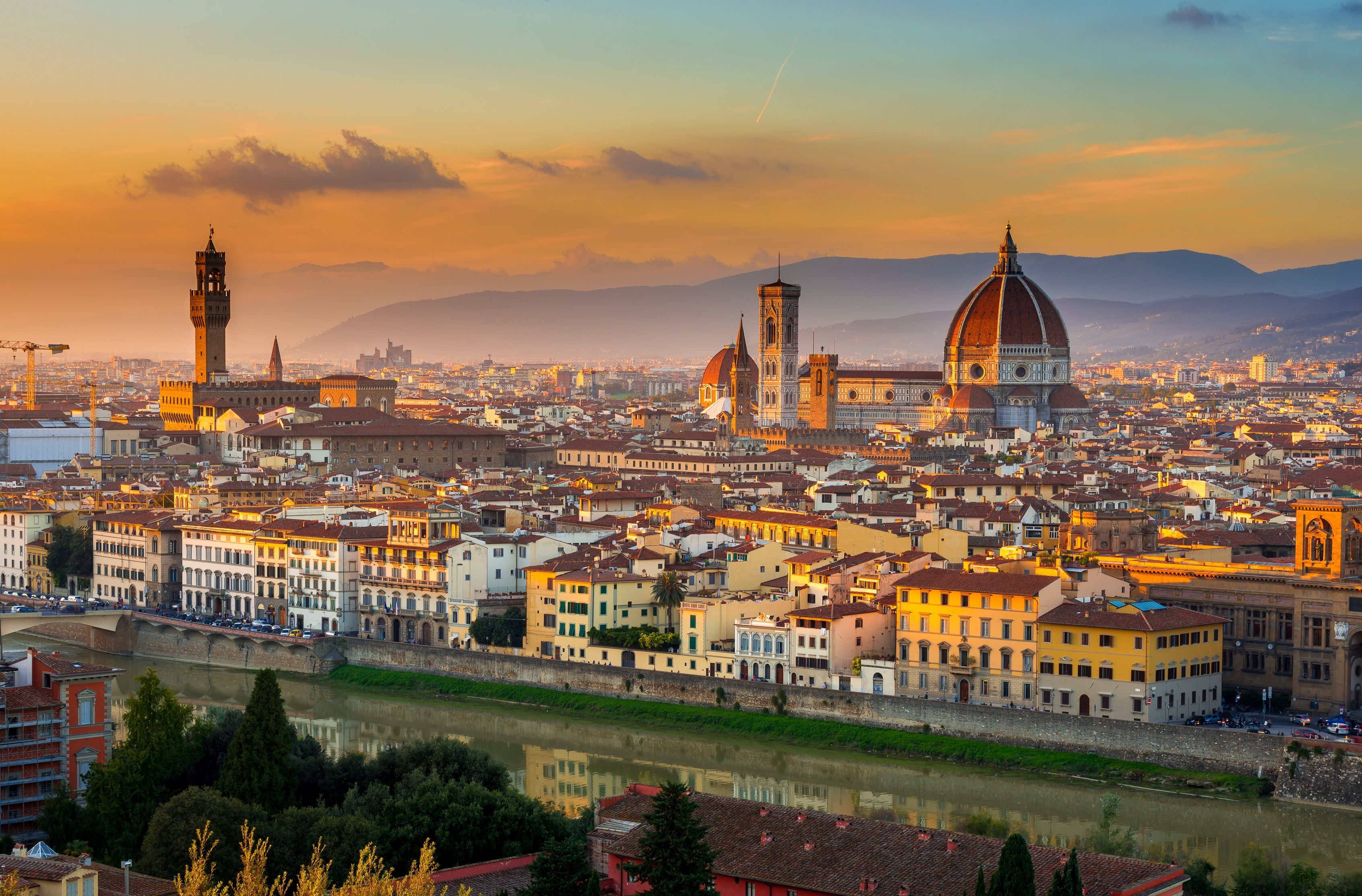 Il Duomo di Firenze con la cupola del Brunelleschi vista dall'alto
