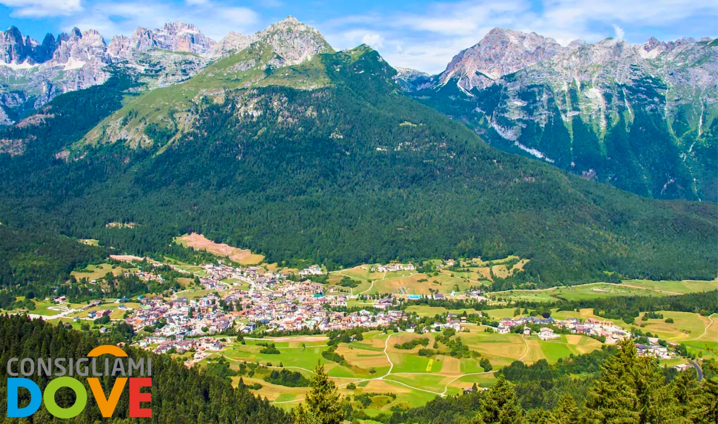 Il paese di Andalo immerso tra le abetaie e le guglie delle Dolomiti di Brenta