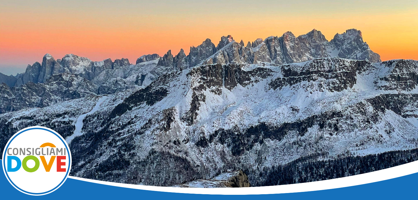 Panorama della Val di Fiemme con il Latemar e boschi del Trentino