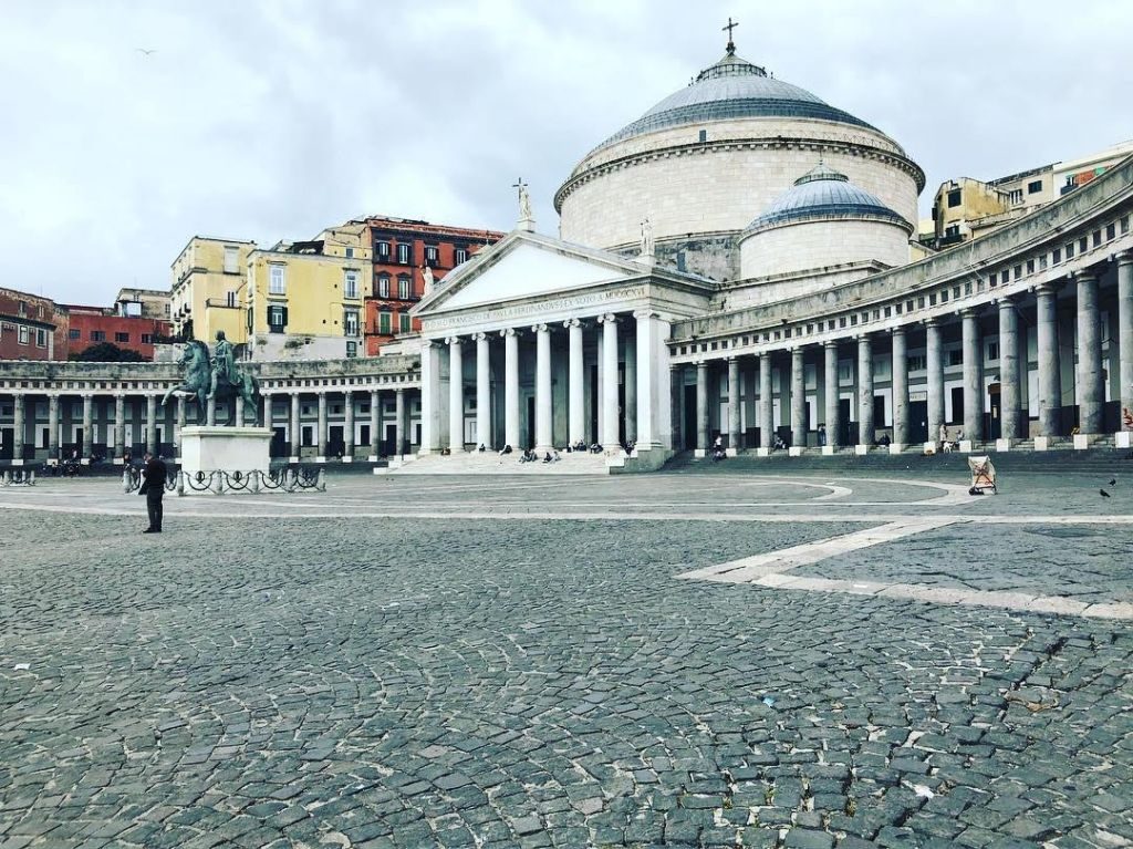 Piazza Plebiscito Napoli