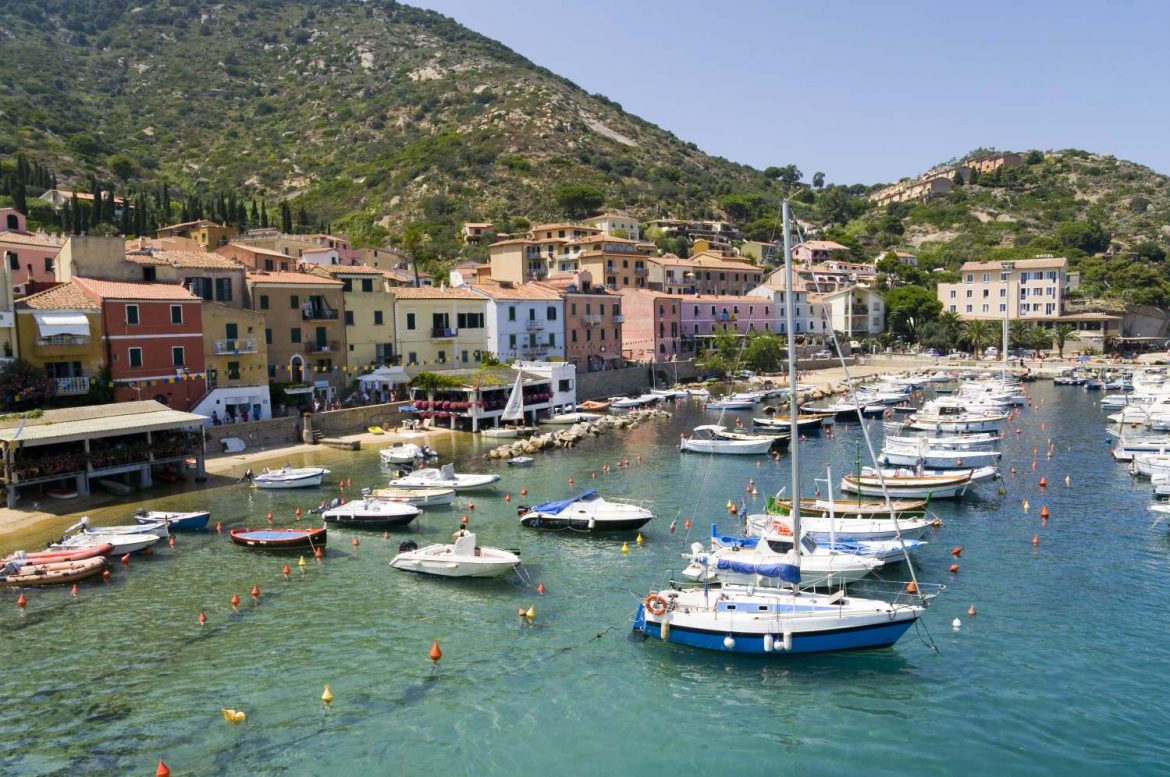 Isola del Giglio, Spiagge, Storia e Stupendi.